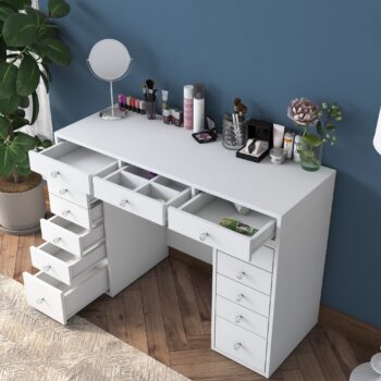 Toaletný stolík ABLE – škandinávsky štýl a praktické riešenie pre vašu spálňuToaletný stolík ABLE je perfektnou voľbou pre každú modernú spálňu. Jeho elegantné prevedenie v dekore orecha prináša do interiéru teplo a štýl. Vďaka svojmu škandinávskemu dizajnu je nielen estetický, ale aj maximálne funkčný.Hlavné vlastnosti toaletného stolíka ABLE:Materiál: kvalitný melamín a VT laminát s hrúbkou 18 mm – odolný a ľahko udržiavateľný.Rozmery: 81,6 x 120 x 44,5 cm – dostatočne priestranný na každodenné použitie jednou osobou.Farba: elegantný orech, ktorý dodá spálni príjemnú atmosféru.Vybavenie: 13 zásuviek pre perfektnú organizáciu kozmetiky, šperkov a ďalších nevyhnutností.Tvar: obdĺžnikový, ideálny na umiestnenie do väčšiny interiérov.Dodávame v demontovanom stave s prehľadným montážnym návodom.Toaletný stolík ABLE ponúka dostatok úložného priestoru a kombinuje funkčnosť s minimalistickým dizajnom. Škandinávsky štýl stolíka dokonale zapadne do modernej aj klasickej spálne.Usporiadajte si svoj kútik krásy s elegantným toaletným stolíkom ABLE!