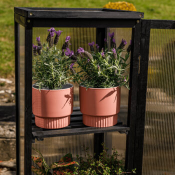 Kvetináče sú vyrobené z kvalitnej…