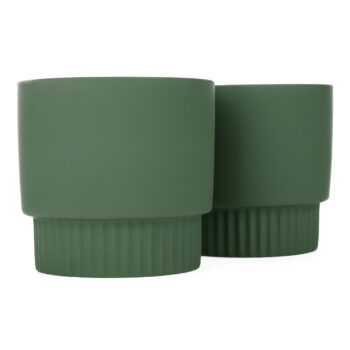 Kvetináče sú vyrobené…