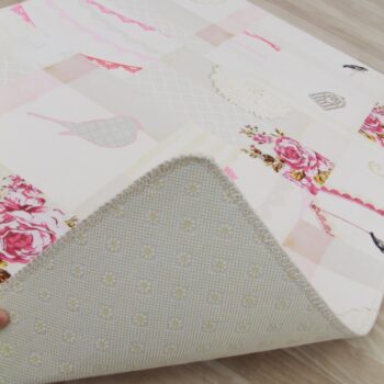 Krása nad krásu. Koberec ADELINE s príznačným názvom pre jeho vzor "romantic" je ako stvorený pre nežné, romantické duše. S týmto kobercom sa Vám otvorí brána fantázie, ktorá vedie do Vašich najtajnejších snov a predstáv. Utvorený je zo 100% polyesteru, ktorý jemne pohladí a poláska Vaše chodidlá.…