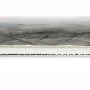 Krása nad krásu. Koberec ADELINE s príznačným názvom pre jeho vzor "romantic" je ako stvorený pre nežné, romantické duše. S týmto kobercom sa Vám otvorí brána fantázie, ktorá vedie do Vašich najtajnejších snov a predstáv. Utvorený je zo 100% polyesteru, ktorý jemne pohladí a poláska Vaše chodidlá.…