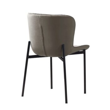 Jedálenská stolička Adena v sivohnedej Taupe farbe (Velvet) s čiernymi detailmi je ideálnym doplnkom pre moderné interiéry. Táto stolička, navrhnutá značkou KONDELA, kombinuje eleganciu a funkčnosť, čo ju robí vhodnou voľbou pre každú jedáleň alebo kuchyňu.