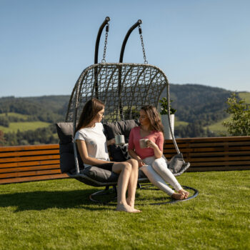 Kreslo je vyrobené…