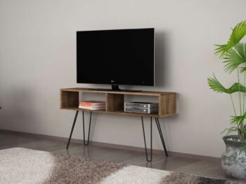 Predstavujeme ALINA, TV stolík, ktorý kombinuje eleganciu orechového dreva s modernými kovovými prvkami. Tento úzky a praktický nábytok je ideálnym doplnkom pre každú obývaciu izbu, poskytujúcu štýlové a funkčné riešenie pre vaše multimediálne zariadenia.Detailné špecifikácieTyp tovaru: TV stolíkMateriál: Kvalitné LTD a kov, s hrúbkou materiálu 18 mm, zaisťujúce odolnosť a dlhú životnosť.Rozmery: 120 x 68.1 x 29.5 cm, ideálny pre moderné a kompaktné obývacie priestory.Farba: Elegantný orech, ktorý pridáva teplý a prírodný nádych vášmu interiéru.Vybavenie: Regálka poskytuje praktický úložný priestor pre elektroniku, knihy alebo dekorácie.Vzhľad: Úzky dizajn, ktorý je ideálny pre menšie priestory alebo na vytvorenie diskrétneho, ale štýlového prvku vo vašej obývačke.Počet dverí, dvierok: Bez dverí, čo umožňuje ľahký prístup a otvorený vzhľad.Dodatočné informácie: Produkt je dodávaný v demontovanom stave, čo uľahčuje transport a montáž.TV stolík ALINA je skvelou voľbou pre tých, ktorí hľadajú moderný a funkčný nábytok s elegantným vzhľadom. Jeho kombinácia orechového dreva a kovových prvkov prináša do vášho domova sofistikovaný štýl a praktickosť.