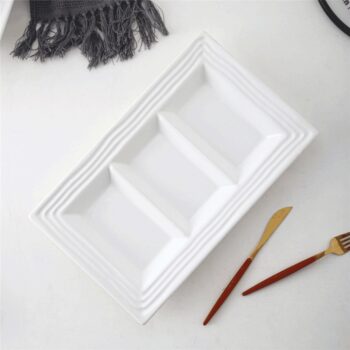 Predstavujeme vám elegantný servírovací tanier Altom v bielej farbe, ktorý je ideálnym doplnkom pre každú modernú domácnosť. Tento tanier je vyrobený z kvalitnej dolomitovej keramiky, ktorá zaručuje jeho dlhú životnosť a odolnosť voči poškodeniu. S rozmermi 39 cm na šírku, 24 cm na hĺbku…