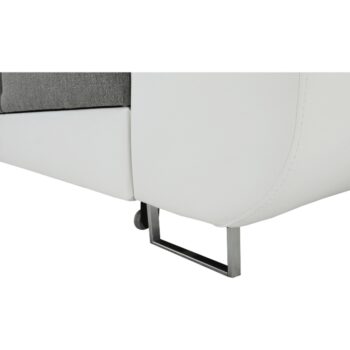 Sedačka je vyrobená…