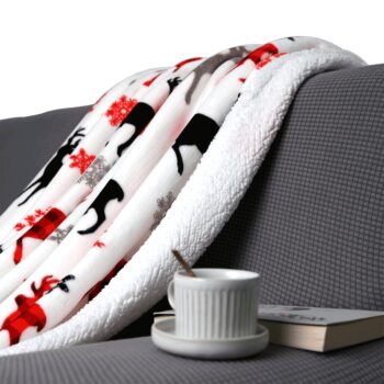 ANIME: Obojstranná baránková deka Anime 150x200 cm - biela / zimný vzor; materiál: polyester; rozmery (DxŠ): 200x150 cm.