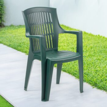 Záhradné kreslo ARPOA spája elegantný dizajn s funkčnosťou. Je vyrobené z plastu v zelenej farbe a vďaka možnosti stohovania je ideálne na úsporu miesta a jednoduchú manipuláciu. Umožňuje praktické uloženie viacerých kresiel na seba, čo zjednodušuje ich…