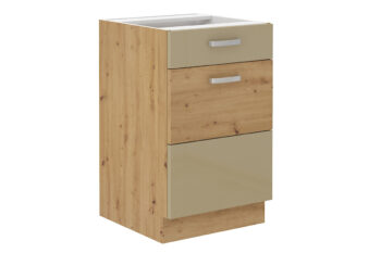 Nábytok AXEL je elegantný a výnimočný sektorový nábytok, ktorý je vhodný do nadčasových a moderných interiérov. V našej ponuke nájdete množstvo prvkov, z ktorých si zostavíte kuchyňu podľa vašich predstáv.Korpus skriniek je vyrobený z kvalitnej LTD dosky, ktorá sa jednoducho udržiava. Je vo farebnom prevedení dubu artisan. Dvierka sú vyrobené z MDF dosky potiahnuté PVC fóliou. Ich farebné prevedenie je v kombinácii farieb: capucino, dub artisan. Úchyty sú vyrobené z kovu. Sú v striebornej farbe.Kuchyňa sa skladá z:skrinka 80 ZL 2F - rozmery (š,v,h): 80 x 82 x 52 cm,dvierka na umývačku riadu 713x596 - rozmery (š,v,h): 59,6 x 71,3 x 1,6 cm,skrinka 60 D GAZ - rozmery (š,v,h): 60 x 82 x 52 cm,skrinka 50 D 1F 1S - rozmery (š,v,h): 50 x 82 x 52 cm,skrinka 50 G-72 1F - rozmery (š,v,h): 50 x 71,5 x 31 cm,skrinka 60 G-72 1F - rozmery (š,v,h): 70 x 71,5 x 31 cm,skrinka 80 G-72 1F - rozmery (š,v,h): 80 x 71,5 x 31 cm.Celkové rozmery kuchynskej linky (š, v, h): 250 x 210 x 52 cm.Súčasťou ceny je soklová lišta, úchytky, kovanie. Drez, pracovná doska a spotrebiče nie sú v cene zostavy. Pracovnú dosku a drez je možné u nás dokúpiť.Jednotlivé skrinky je možné zakúpiť aj samostatne.Dodávame v demontovanom stave.