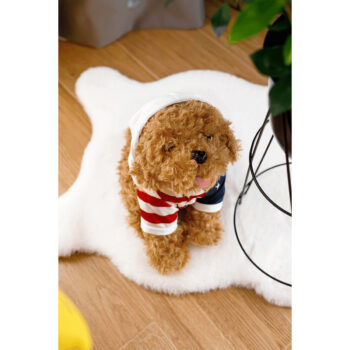 Predstavujeme vám roztomilého plyšového psíka Azor, ktorý sa stane verným spoločníkom pre deti aj dospelých. Tento plyšový kamarát s výškou 50 cm je ideálny na objímanie a hranie. Jeho hnedá farba v kombinácii s červenými detailmi dodáva moderný vzhľad, ktorý zaujme každého milovníka plyšových…
