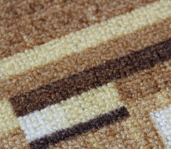 Associated Weavers, Protišmykový behúň na mieru Bombay 33, šíre 67 cm, hnedá, chodba / predsieň