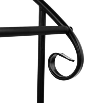 Predstavujeme vám kovový stojan na uteráky Baily v elegantnej čiernej farbe, ktorý je ideálnym doplnkom do každej modernej kúpeľne. Tento praktický a štýlový stojan je navrhnutý tak, aby poskytoval dostatok priestoru pre vaše uteráky a zároveň dodal vašej kúpeľni sofistikovaný…