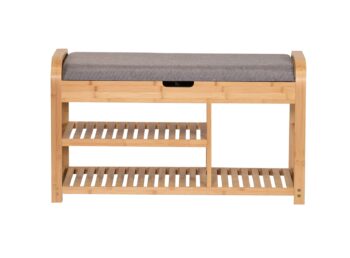 Botník so sedákom BAMBOO vďaka svojim rozmerom nezaberie príliš veľa miesta ale ponúka dostatok úložného priestoru pre všetky Vaše topánky. Tento botník so sedákom je vyrobený z masívneho bambusového dreva v prírodnom odtieni. Sedák je v cene a je čalúnený kvalitnou poťahovou látkou v šedej farbe. Botník so sedákom je otvorený a obsahuje dve priestranné police pre dostatok topánok.Nosnosť botníka je 60 kg.Materiál: masívne bambusové drevo / šedá tkaninaRozmery: Šírka: 90 cm Hĺbka: 30 cm Výška: 47 cmDodávame v demonte.Nábytok z bambusu je teda skvelou voľbou pre tých, ktorí podporujú ekológiu, prírodné materiály a jednoduchý dizajn. 