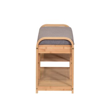 Botník so sedákom BAMBOO vďaka svojim rozmerom nezaberie príliš veľa miesta ale ponúka dostatok úložného priestoru pre všetky Vaše topánky. Tento botník so sedákom je vyrobený z masívneho bambusového dreva v prírodnom odtieni. Sedák je v cene a je čalúnený kvalitnou poťahovou látkou v šedej farbe. Botník so sedákom je otvorený a obsahuje dve priestranné police pre dostatok topánok.Nosnosť botníka je 60 kg.Materiál: masívne bambusové drevo / šedá tkaninaRozmery: Šírka: 90 cm Hĺbka: 30 cm Výška: 47 cmDodávame v demonte.Nábytok z bambusu je teda skvelou voľbou pre tých, ktorí podporujú ekológiu, prírodné materiály a jednoduchý dizajn. 