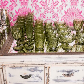 Predstavujeme vám elegantný pohár na vodu Barolo Typ 1, ktorý je ideálnym doplnkom pre každú modernú domácnosť. Tento set obsahuje šesť pohárov, každý s objemom 350 ml, čo zaručuje dostatok miesta pre vaše obľúbené nápoje. Poháre sú vyrobené z kvalitného skla a ich svetlozelená…