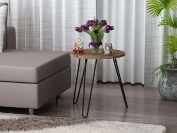 BERETE - Štýlový príručný stolík pre vašu obývaciu izbuPredstavujeme vám BERETE - elegantný a praktický príručný stolík, ktorý je ideálnym doplnkom pre vašu obývaciu izbu. Tento stolík kombinuje kvalitný LTD materiál a kov, čo mu dodáva moderný a sofistikovaný vzhľad.Typ tovaru: Príručný stolíkMateriál: LTD a kovRozmer: 44 x 46.8 x 44 cmFarba: OrechTvar: ŠtvorcovýHrúbka materiálu: 18 mmDodatočné informácie: Dodávame v demonteStolík BERETE zaujme svojím orechovým prevedením a štvorcovým tvarom, ktorý je nielen praktický, ale aj esteticky príťažlivý. Kombinácia LTD materiálu s hrúbkou 18 mm a kovu zaisťuje pevnosť a dlhú životnosť tohto stolíka.Objednajte si príručný stolík BERETE ešte dnes a obohaťte svoju obývačku o štýlový a funkčný nábytok. Dodávame v demonte, čo umožňuje jednoduchú prepravu a jednoduchú montáž.