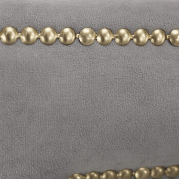 Čalúnená jednolôžková posteľ s matracom Bily 90 P v svetlosivej farbe je ideálnym riešením pre tých, ktorí hľadajú moderný a funkčný nábytok do spálne. Táto posteľ od značky KONDELA ponúka nielen štýlový vzhľad, ale aj praktické využitie vďaka úložnému priestoru, ktorý je súčasťou konštrukcie.