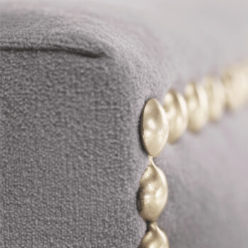 Čalúnená jednolôžková posteľ s matracom Bily 90 P v svetlosivej farbe je ideálnym riešením pre tých, ktorí hľadajú moderný a funkčný nábytok do spálne. Táto posteľ od značky KONDELA ponúka nielen štýlový vzhľad, ale aj praktické využitie vďaka úložnému priestoru, ktorý je súčasťou konštrukcie.