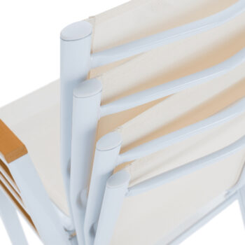 Predstavujeme vám záhradnú stoličku Bonto v elegantnom prevedení biela/dub, ktorá je ideálnym doplnkom pre vašu záhradu. Táto stolička je navrhnutá tak, aby spájala moderný vzhľad s praktickosťou a pohodlím.