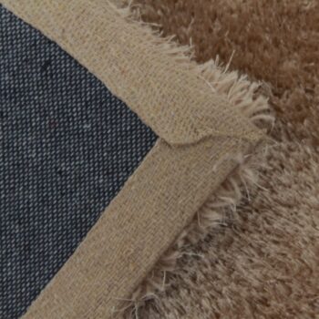 Koberec BOTAN 170x240 cm vás rozmazná a pohladí nielen vaše bosé nohy, ale aj dušu. Mäkký na pohľad, oku lahodiaca farba a máte chuť sa s ním pomaznať. Koberec je vyrobený z polyesterového vlákna, ktoré je mäkké, odolné, prispôsobivé a jemné. Farebné prevedenie cappuccino dodá pohodu a zútulní…