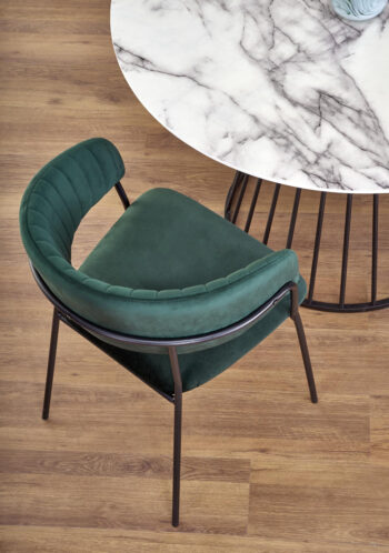 Elegantný štýl okrúhleho jedálenského stola BRODWAY dokonale zapasuje do moderne zariadenej jedálne či kuchyne. Dizajnová podnož vyrobená z ocele s práškovým nástrekom ho robí ešte luxusnejším. Vrchná doska stola je vyrobená z dyhovanej MDF a je v nádhernom prevedení biely mramor. Tento unikátny…