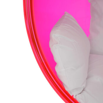 Objavte pohodlie a štýl s Závesným hojdacím kreslom Bubble Typ 1 v elegantnej kombinácii farieb ružová, biela a strieborná. Toto moderné kreslo je ideálnym doplnkom pre váš domov alebo záhradu, pričom ponúka nielen estetický vzhľad, ale aj funkčnosť.