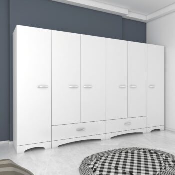 Šatníková skriňa BUTTON – široká škandinávska elegancia pre vašu spálňuŠatníková skriňa BUTTON je dokonalou voľbou pre modernú spálňu. Vďaka širokému dizajnu, čisto bielemu prevedeniu a škandinávskemu štýlu prináša priestor na maximálne usporiadanie oblečenia a zároveň esteticky vylepšuje interiér.Hlavné vlastnosti šatníkovej skrine BUTTON:Materiál: melamín a VT laminát – kvalitný a odolný povrch, ktorý je ľahko udržiavateľný.Rozmery: 181 x 243 x 47,6 cm – široká a priestranná skriňa vhodná pre väčšie spálne.Farba: čisto biela, ktorá dodáva interiéru sviežosť a moderný vzhľad.Vybavenie:2 šatníkové tyče – ideálne na zavesenie odevov.2 zásuvky – praktické pre drobnosti a príslušenstvo.6 políc – dostatok priestoru pre zložené oblečenie, škatule alebo iné predmety.Počet dverí: 6 – ľahký prístup ku všetkým častiam skrine.Štýl: škandinávsky – minimalistický a elegantný dizajn.Vzhľad: široká a priestranná, poskytuje maximálny úložný priestor.Tvar: obdĺžnikový – univerzálny dizajn pre rôzne typy miestností.Hrúbka materiálu: 18 mm – pevná a stabilná konštrukcia.Možnosť pripevnenia k stene pre vyššiu bezpečnosť a stabilitu.Dodávame v demontovanom stave s prehľadným montážnym návodom.Šatníková skriňa BUTTON je navrhnutá tak, aby kombinovala praktické usporiadanie s moderným dizajnom. Jej priestranné vnútro a elegantný vzhľad ju robia ideálnym doplnkom do každej spálne.Zaobstarajte si šatníkovú skriňu BUTTON – perfektné spojenie štýlu a funkčnosti pre váš domov!