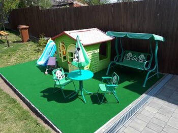 Betap, Umelá tráva vonkajší (outdoor) - neúčtujú sa zvyšky z role, spodná časť s nopmi (na pevné podklady), šíře 1,33m,1m,2m,3m,4m,na mieru, neúčtujeme odrezky, zelená