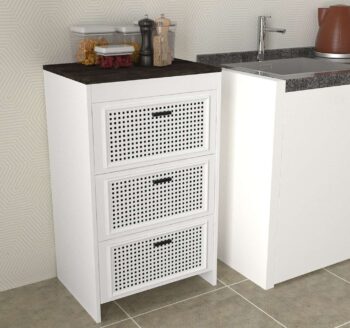 Komoda CANCELPredstavujeme vám elegantnú a praktickú komodu CANCEL, ktorá je navrhnutá tak, aby sa dokonale hodila do vašej obývačky alebo spálne. Táto komoda spája modernú funkčnosť s orientálnym dizajnom, čo ju robí unikátnym doplnkom vášho interiéru.Špecifikácia produktu:Typ tovaru: KomodaVhodné do miestnosti: Obývacia izba a spálňaMateriál: LTDRozmer: 60 x 100 x 45 cmFarba: Biela + tmavo hnedáVybavenie: SkrinkyŠtýl: OrientálnaVzhľad: VysokáPočet dvierok: 3Hrúbka materiálu: 18 mmDodatočné informácie: Dodávame v demonte.Komoda CANCEL sa pýši elegantnou kombináciou bielej a tmavo hnedej farby, ktorá dodáva nábytku sofistikovaný a zároveň exotický vzhľad. Vďaka trom skrinkám ponúka dostatok úložného priestoru pre všetky vaše veci. Orientálny štýl a vysoký vzhľad tejto komody dodajú vášmu interiéru jedinečný šarm a eleganciu.Vďaka materiálu LTD s hrúbkou 18 mm je komoda CANCEL robustná a odolná, čo zaručuje jej dlhú životnosť. Komodu dodávame v demonte, čo uľahčuje jej prepravu a montáž.Vylepšite svoju obývaciu izbu alebo spálňu s komodou CANCEL a pridajte do svojho domova kúsok orientálnej elegancie a praktickosti. Objednajte si ju ešte dnes a užite si krásny a funkčný nábytok.