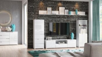 Moderná a elegantná komoda v bielom farebnom prevedení s geometrickým tvarom úchytiek. Dvojdverová komoda s 2 zásuvkami Vám poskytne dostatok úložného priestoru. Komoda je vyrobená z kvalitnej MDF dosky odolná proti poškodeniu. Farba: biela/biely lesk.Dodávame v demontovanom stave. Rozmery š/v/h 100/119/40