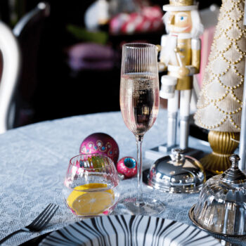 Poháre sú vyrobené…