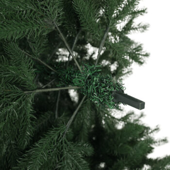 Vianočný stromček Christmas Typ 11 s výškou 180 cm je ideálnym doplnkom pre váš interiér počas sviatočného obdobia. Tento moderný stromček v zelenom prevedení prinesie do vášho domova autentickú atmosféru Vianoc, pričom jeho husté a bohaté vetvičky zaručia realistický vzhľad.