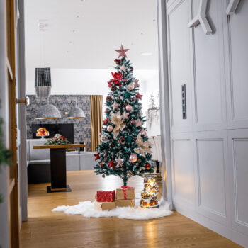 Vianočný stromček Christmas Typ 2 210 cm - zelená; Rozmery (ŠxHxV): 70x70x210 cm; Materiál: PVC / kov.