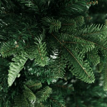 Vianočný stromček Christmas Typ 3 s výškou 220 cm je ideálnym doplnkom pre váš interiér počas sviatočného obdobia. Tento moderný stromček v zelenom prevedení prinesie do vášho domova autentickú atmosféru Vianoc. Je vyrobený z kvalitného PVC a kovu, čo zaručuje jeho dlhú…