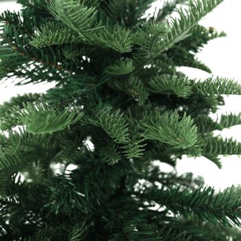 Vianočný stromček Christmas Typ 3 s výškou 220 cm je ideálnym doplnkom pre váš interiér počas sviatočného obdobia. Tento moderný stromček v zelenom prevedení prinesie do vášho domova autentickú atmosféru Vianoc. Je vyrobený z kvalitného PVC a kovu, čo zaručuje jeho dlhú…