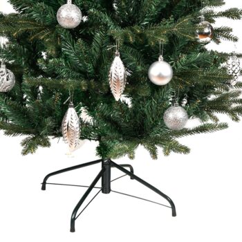 Vianočný stromček Christmas Typ 8 s výškou 108 cm je ideálnym doplnkom pre váš interiér počas sviatočného obdobia. Tento moderný stromček v zelenom prevedení prinesie do vášho domova atmosféru skutočných Vianoc. Je vyrobený z kvalitného PVC a kovu, čo zaručuje jeho dlhú…
