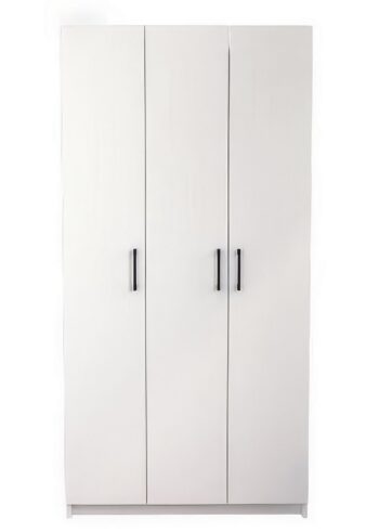 Šatníková skriňa CLASSIE je v elegantnom a modernom prevedení. Vďaka farebnému prevedeniu dokonale zapadne do rôzcnych interiérov. Skriňa má množstvo úložného priestoru. Táto šatníková skriňa je vyrobená z kvalitných LTD dosiek, ktoré sú nenáročné na údržbu. Ich hrúbka je 18 mm. Farebné prevedenie: biela.Šatníková skriňa je 3-dverová. Na dverách sú použité spomaľovacie pánty, ktoré zabraňujú nárazom dverí do korpusu.Rozmery skrine:Šírka: 90 cmVýška: 180 cmHĺbka: 47 cmDodávame v demontovanom stave. 