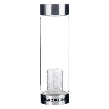 Predstavujeme vám elegantnú sklenenú fľašu s kremeňom Crystal 500 ml, ktorá je ideálnym doplnkom pre každodenné použitie v interiéri. Táto priehľadná fľaša, vyrobená z kvalitného skla a nehrdzavejúcej ocele, kombinuje moderný dizajn s praktickosťou. S objemom 0,5 litra je…