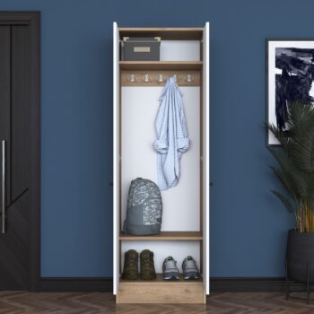 Predsiňová zostava CUBE – Elegantná skriňa pre predsieň a obývacia izbaS predsieňovou zostavou CUBE získate štýlové a praktické riešenie pre usporiadanie vašej predsiene alebo obývacej izby. Spojenie moderného dizajnu v kombinácii bielej farby a orechového dekoru prináša harmóniu a funkčnosť do každého interiéru.Hlavné vlastnosti:Typ tovaru: predsieňová zostava vo forme skrineRozmer: 182.8 x 59.8 x 37.5 cmFarba: biela + orechMateriál: melamín, VT laminátHrúbka materiálu: 18 mmPočet dvierok: 2Zostava obsahuje: skriňa s vešiakmi a policou na topánkyVhodné do miestnosti: predsieň a obývacia izbaDodatočné informácie: dodávame v demonte, možno pripevniť k steneSkriňa CUBE ponúka dostatok priestoru na uloženie kabátov, topánok a ďalších nevyhnutností. Vnútorná časť je vybavená vešiakmi na odevy a praktickou policou na topánky, čo umožňuje jednoduchú organizáciu a prehľadnosť.Vysoko kvalitné materiály, ako je melamín a VT laminát, zaisťujú odolnosť voči každodennému opotrebovaniu a jednoduchú údržbu. Možnosť pripevnenia k stene zaručuje stabilitu a bezpečnosť produktu.Objednajte si predsieňovú zostavu CUBE ešte dnes a premeňte svoj vstupný priestor alebo obývaciu izbu na dokonale organizovaný a štýlový kútik!