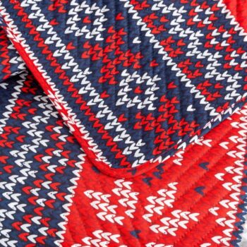 Červený vianočný prehoz na posteľ so severským vzorom Šírka: 200 cm | Dĺžka: 220 cm