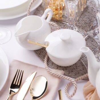 Cukornička z línie Premium Platinum Line je kompromisom moderných i osvedčených tvarov. Tento porcelán je klasickou voľbou a osloví každú generáciu.