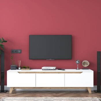 Televízny stolík DAHOMAN - Štýlový doplnok pre vašu obývaciu izbuTelevízny stolík DAHOMAN je ideálnym riešením pre modernú obývaciu izbu. Jeho elegantná kombinácia bielej a orechovej farby vytvára harmonický kontrast, ktorý skvele zapadne do každého interiéru, najmä v škandinávskom štýle.Stolík je vyrobený z kvalitných materiálov - melamínu a VT laminátu s hrúbkou 18 mm, čo zaisťuje dlhú životnosť a odolnosť voči bežnému opotrebovaniu. Vďaka jeho praktickému obdĺžnikovému tvaru a rozmerom 48,6 x 180 x 35 cm ponúka dostatok úložného priestoru, ktorý je rozdelený tromi plnými dvierkami. Materiál: melamín, VT laminát Rozmery: 48,6 x 180 x 35 cm Farba: biela + orech Počet dvierok: 3 plné dvierka Štýl: škandinávsky Tvar: obdĺžnikový Hrúbka materiálu: 18 mmDodatočné informácie: Stolík DAHOMAN dodávame v demonte, čo umožňuje jednoduchú prepravu a montáž priamo u vás doma.Vďaka kombinácii funkčnosti a nadčasového dizajnu je televízny stolík DAHOMAN skvelou voľbou pre každého, kto hľadá štýlový a praktický nábytok do svojej obývačky.