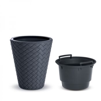 Plastový kvetináč DBMT300 30 cm zaujme jedinečným dizajnom, prepletaným vzorom, funkčnosťou a moderným farebným prevedením antracit. Súčasťou kvetináča je praktická vkladka s úchytkami, ktorá zníži množstvo potrebnej zeminy a uľahči tak výsadbu kvetín, rastlín či iných byliniek. Materiál použitý na…