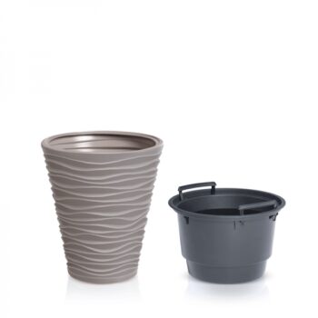 Rastliny, bylinky či kvetiny v plastovom kvetináči DBSA350 34,5 cm nádherne farebne oživia Váš interiér, balkón, terasu, či záhradu. Na výrobu tohto zaujímavého kvetináča, v prevedení mocca, bol použitý pevný plast, ktorý sa jednoducho čistí, takže nie je náročný na údržbu a tiež je odolný voči…