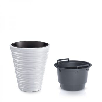 Rastliny, bylinky či kvetiny v plastovom kvetináči DBSA400 38,8 cm nádherne farebne oživia Váš interiér, balkón, terasu, či záhradu. Na výrobu tohto zaujímavého kvetináča, v prevedení biela, bol použitý pevný plast, ktorý sa jednoducho čistí, takže nie je náročný na údržbu a tiež je odolný voči…