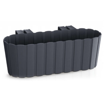 Plastový balkónový kvetináč DDECZ400 38,3 cm bude ideálnou voľbou pre vypestovanie rôznych okrasných kvetov, rastliniek či čerstvých byliniek, ktoré použijete v kuchyni ako prísadu do jedál. Farebné prevedenie antracit a dizajn pripomínajúci malé latky mu dodávajú neprehliadnuteľný šmrnc. Vyrobený…
