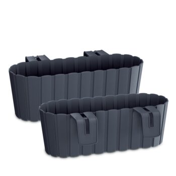 Plastový balkónový kvetináč DDECZ400 38,3 cm bude ideálnou voľbou pre vypestovanie rôznych okrasných kvetov, rastliniek či čerstvých byliniek, ktoré použijete v kuchyni ako prísadu do jedál. Farebné prevedenie antracit a dizajn pripomínajúci malé latky mu dodávajú neprehliadnuteľný šmrnc. Vyrobený…