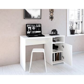 PC stôl Dede v elegantnej bielej farbe je ideálnym riešením pre moderné kancelárie a pracovné priestory. Tento stôl, značky KONDELA, ponúka praktický a funkčný dizajn, ktorý sa hodí do každého interiéru. S rozmermi 110 cm na šírku, 50 cm na hĺbku a výškou 74,5 cm poskytuje dostatok priestoru pre…