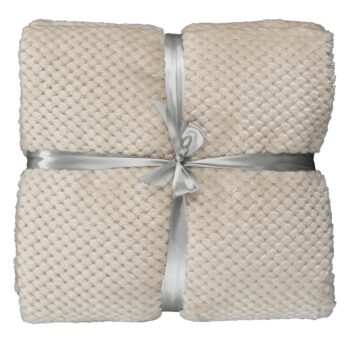 Túto hebkú, obojstrannú deku DEFANA TYP 2 150x200 cm si zamilujete na prvý dotyk. Je mäkkučká, ľahká, nadýchaná a úžasne hreje. Na jej výrobu je použitý 100 % polyester v krásnej béžovosivej farbe s rozmermi (DxŠ): 200x150 cm a jej váha je 220-260 g/m2. Skvelý doplnok, ktorý oživí Váš domov, bude…