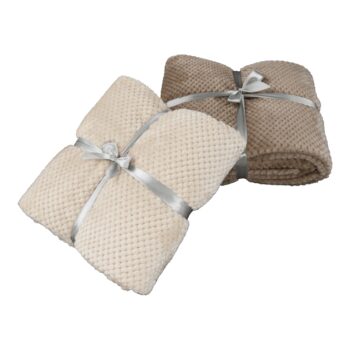 Túto hebkú, obojstrannú deku DEFANA TYP 2 150x200 cm si zamilujete na prvý dotyk. Je mäkkučká, ľahká, nadýchaná a úžasne hreje. Na jej výrobu je použitý 100 % polyester v krásnej béžovosivej farbe s rozmermi (DxŠ): 200x150 cm a jej váha je 220-260 g/m2. Skvelý doplnok, ktorý oživí Váš domov, bude…